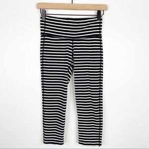Athleta Black & White Stripe Mid Rise Cropped Athletic Leggings X-Small
